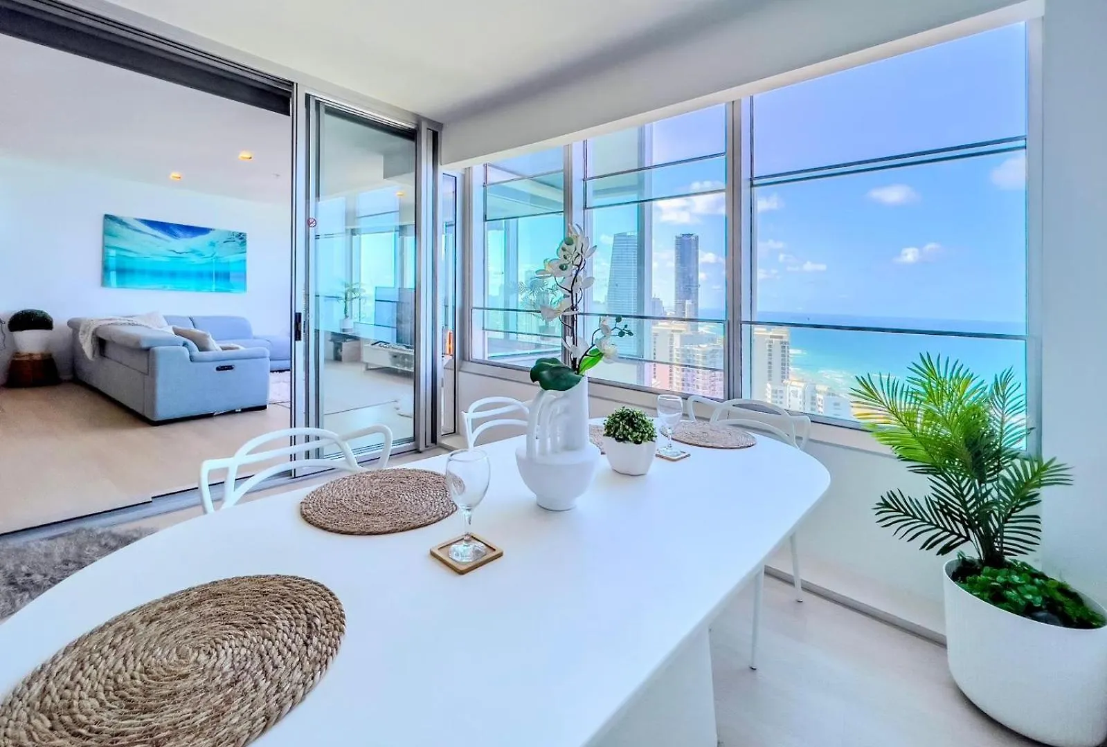 Iconic Q1 Level 35! Apartment Gold Coast